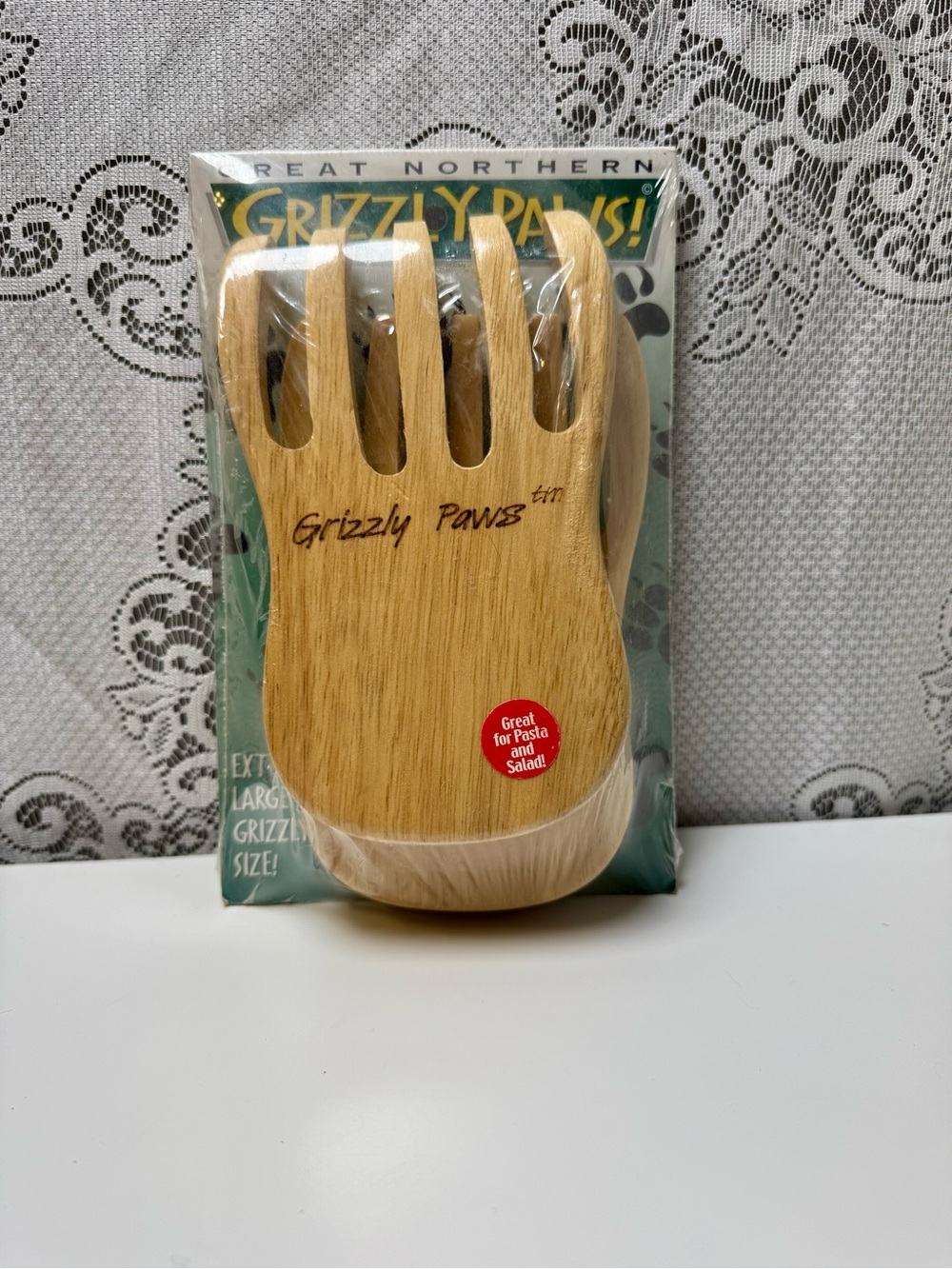NIP Great Northern Grizzly Paws Hard Wood Salad & Pasta Servers. Bear Claws-New